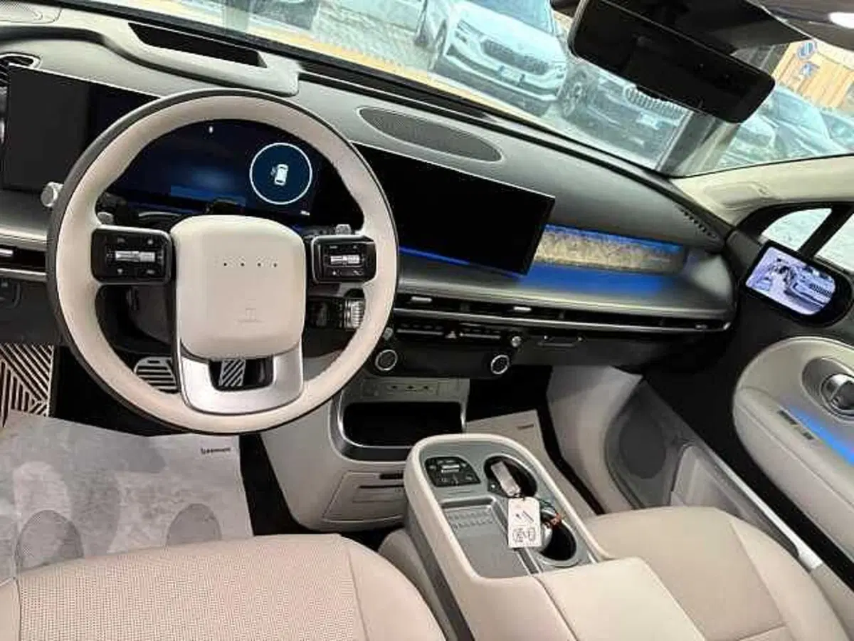 Hyundai Ioniq 9 nuova a Firenze (11)