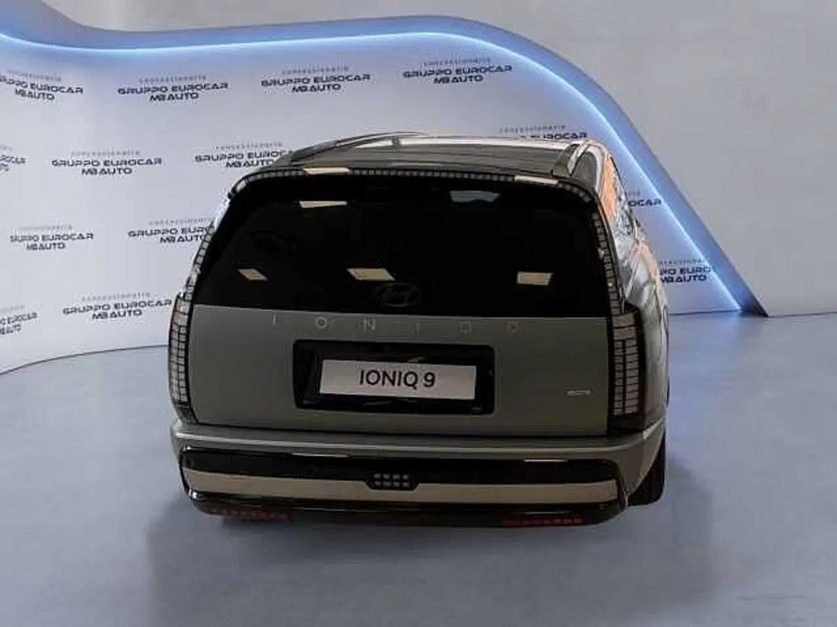 Hyundai Ioniq 9 nuova a Firenze (6)