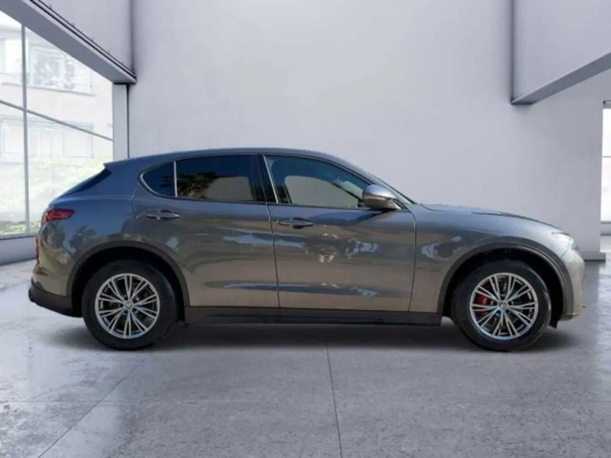 Alfa Romeo Stelvio usata a Caltanissetta (7)