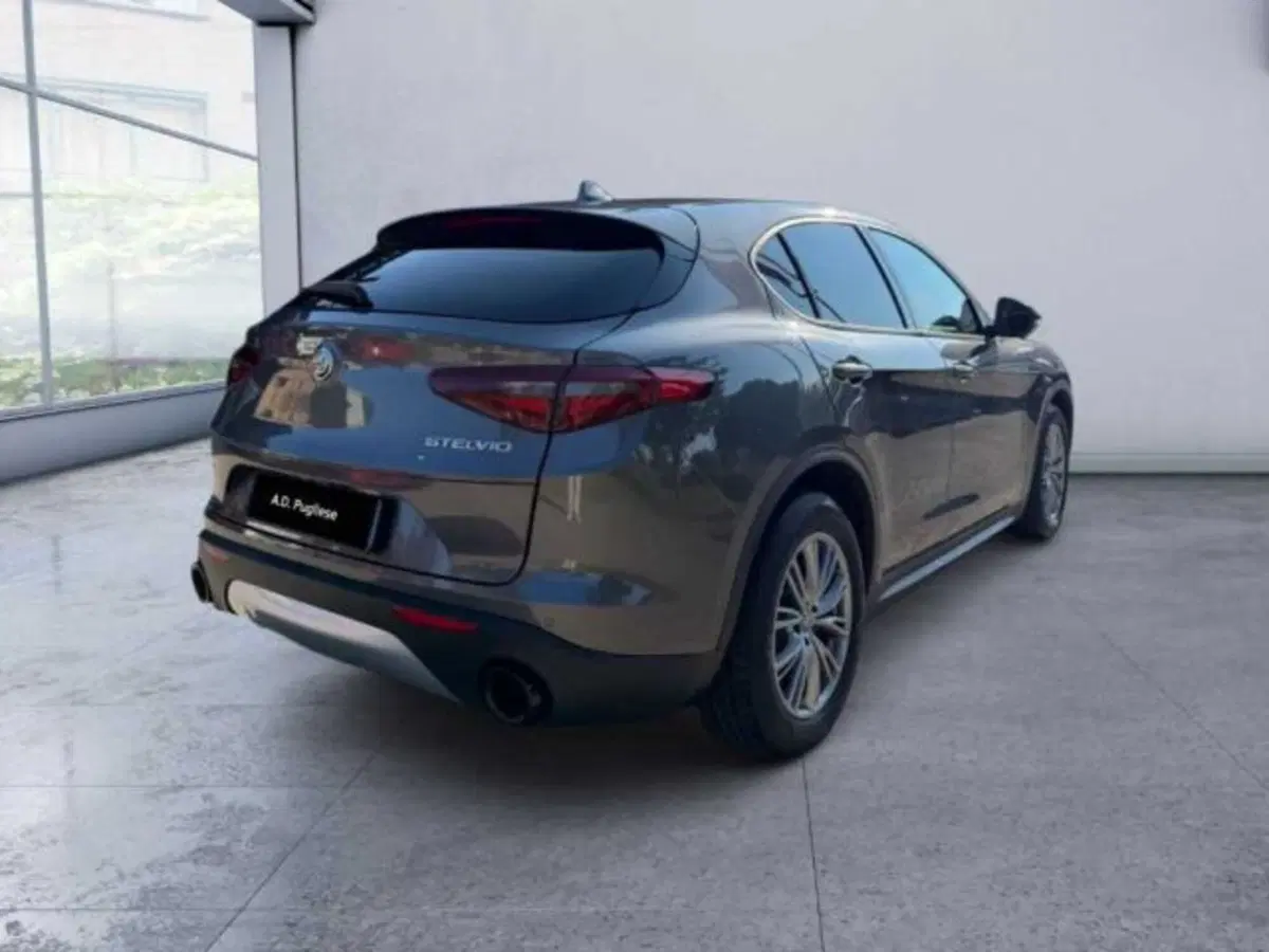 Alfa Romeo Stelvio usata a Caltanissetta (8)