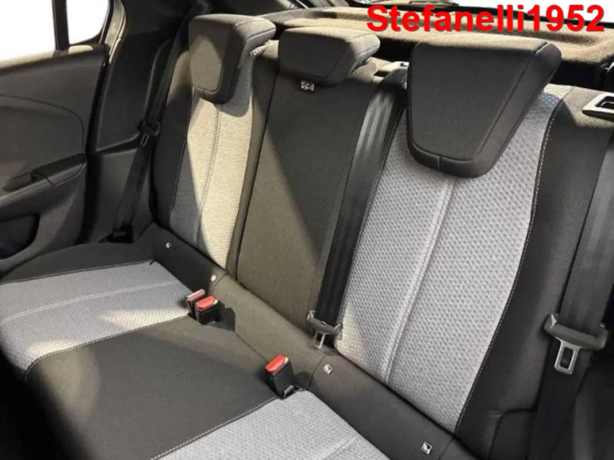 Opel Corsa nuova a Bologna (9)