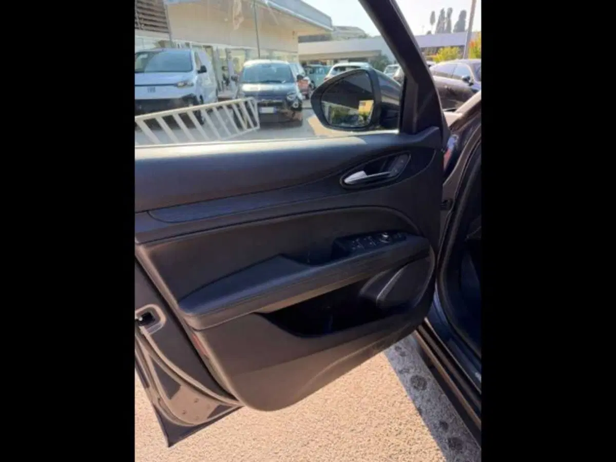 Alfa Romeo Stelvio usata a Caltanissetta (17)
