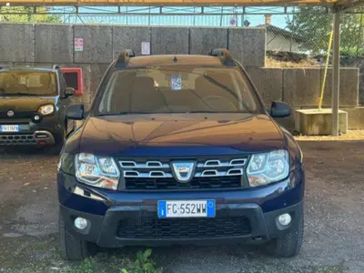Dacia Duster 1.5 dCi 110CV S&S 4x4 Serie Speciale Lauréate Family del 2017 usata a Massarosa