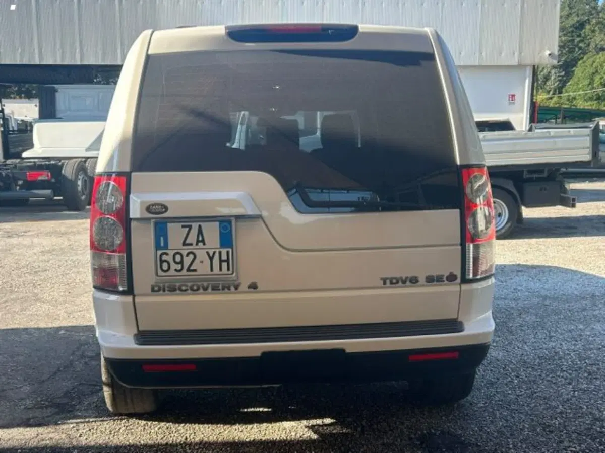Land Rover Discovery usata a Lucca (7)