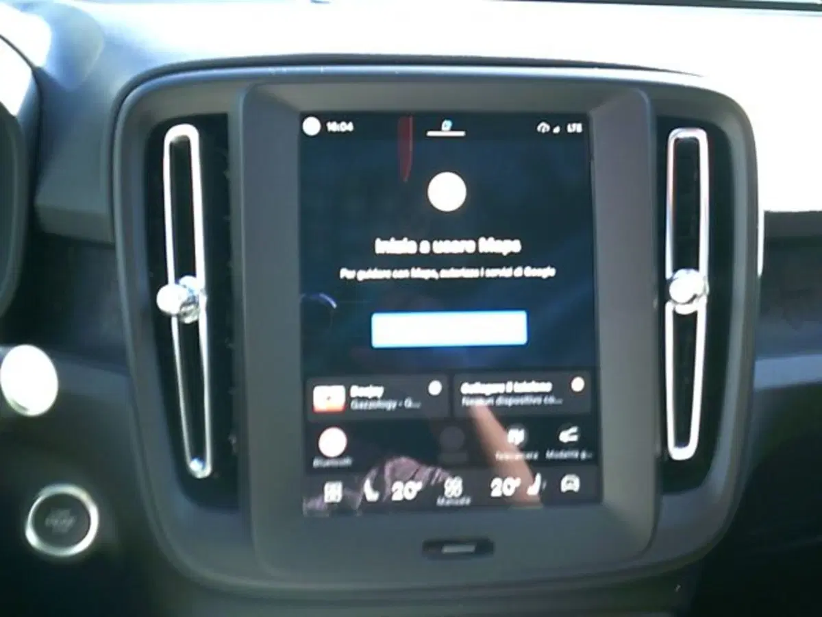 Volvo XC40 usata a Novara (6)
