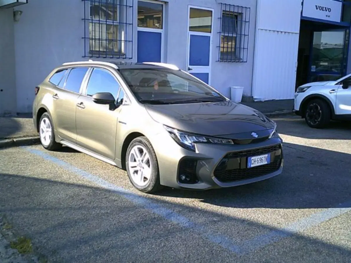Suzuki Swace usata a Novara
