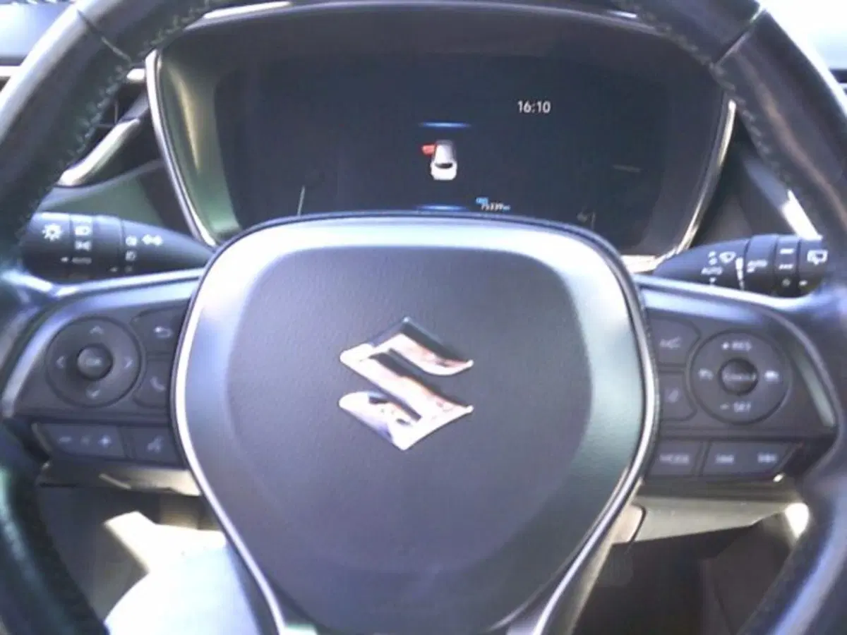 Suzuki Swace usata a Novara (5)