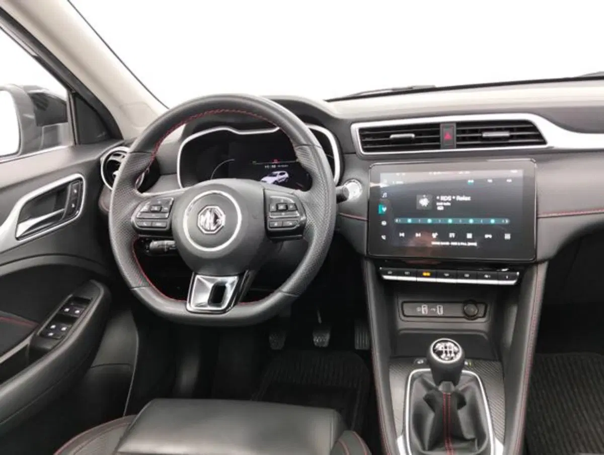 Mg ZS (2021-->) usata a Como (10)