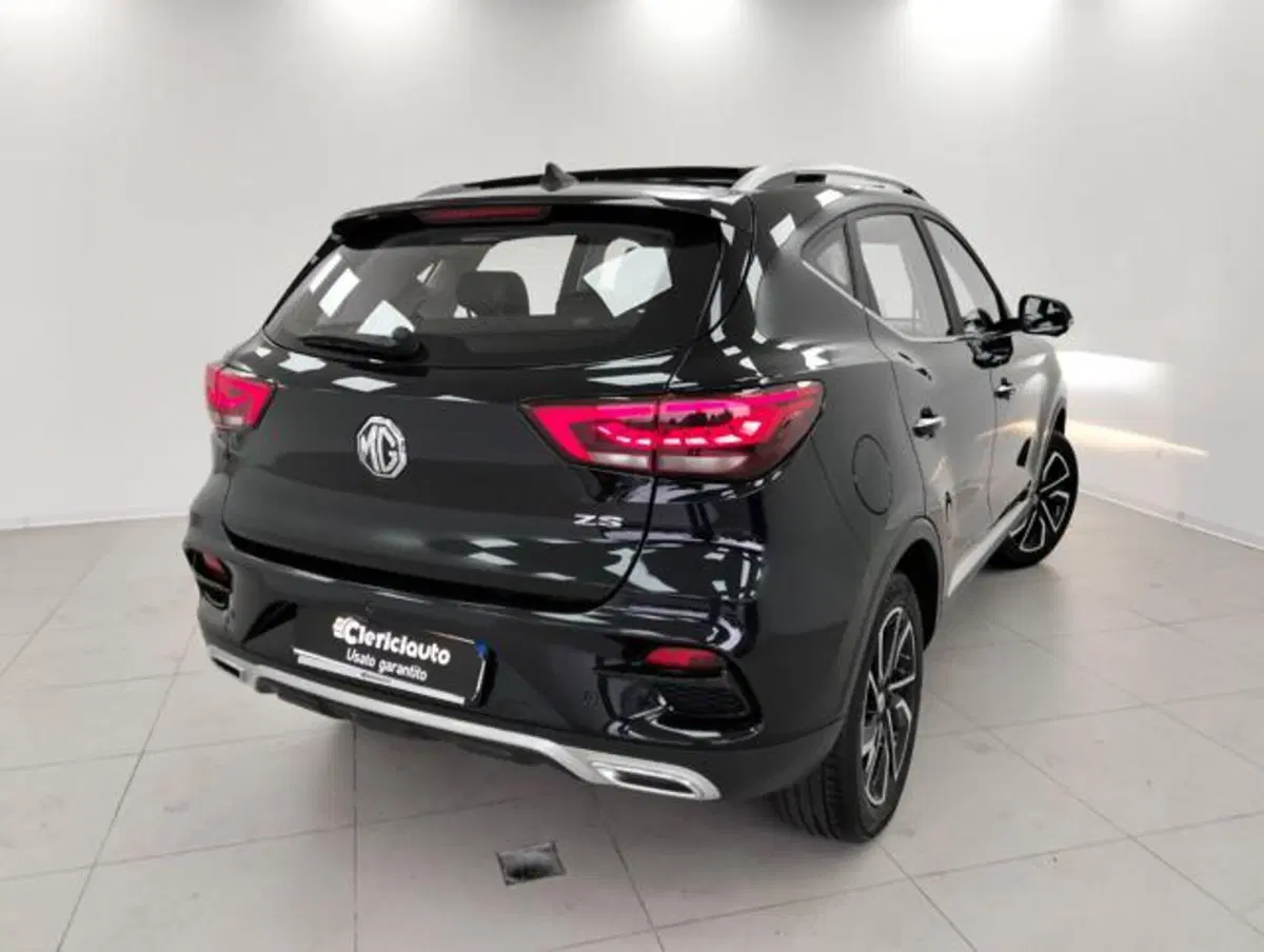 Mg ZS (2021-->) usata a Como (2)