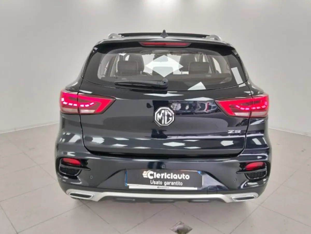 Mg ZS (2021-->) usata a Como (7)