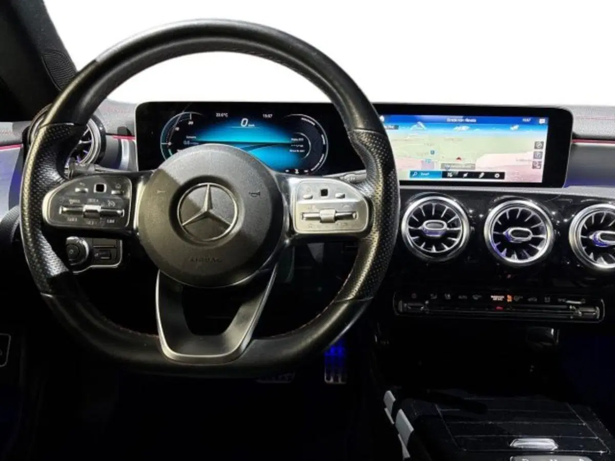Mercedes-Benz CLA Shooting Brake usata a Bologna (11)