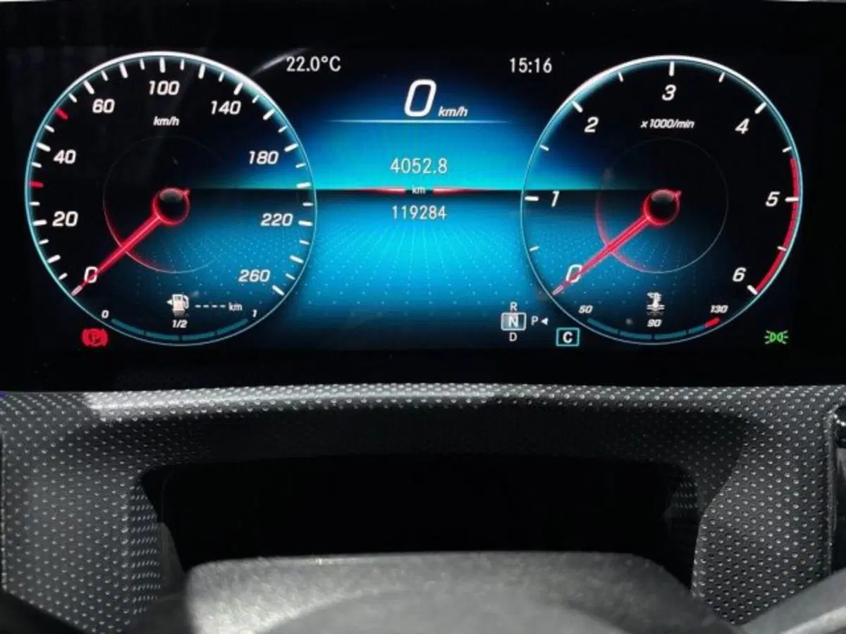 Mercedes-Benz CLA Shooting Brake usata a Bologna (13)