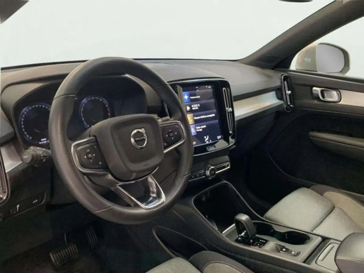 Volvo XC40 usata a Firenze (18)