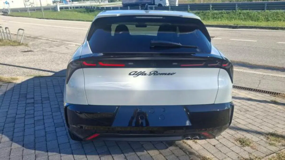 Alfa Romeo Junior nuova a Padova (4)