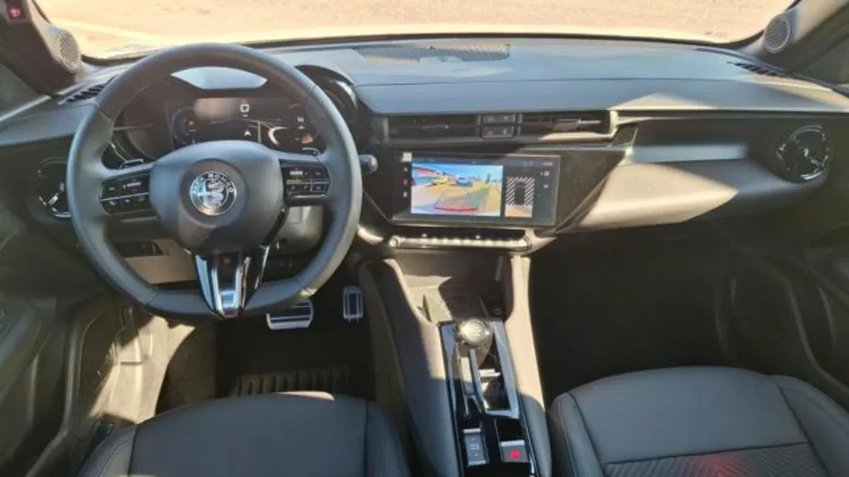 Alfa Romeo Junior nuova a Padova (7)