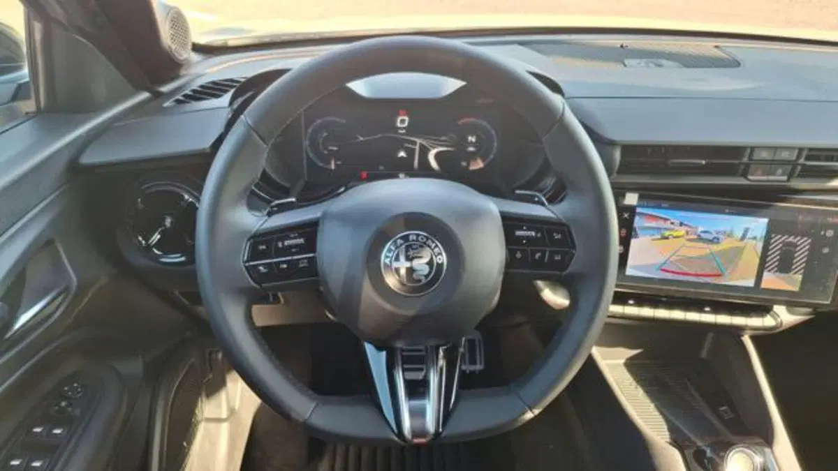 Alfa Romeo Junior nuova a Padova (8)