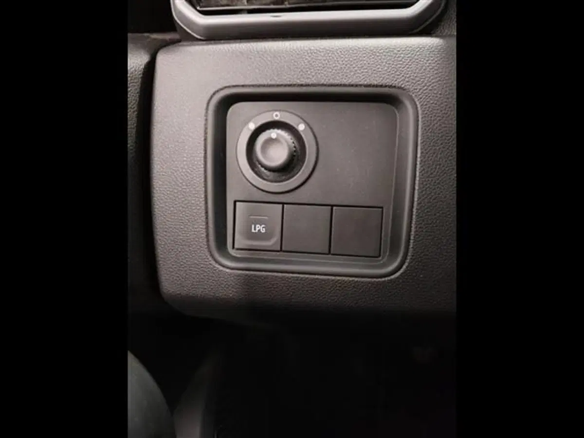 Dacia Duster usata a Siena (14)