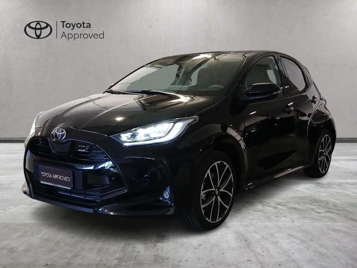 Toyota Yaris Cross nuova a Genova