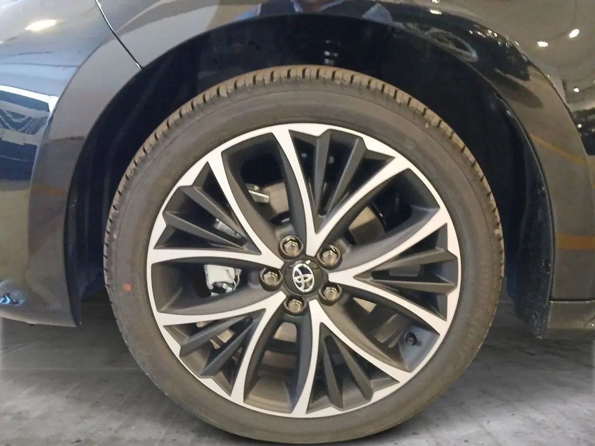 Toyota Yaris Cross nuova a Genova (14)