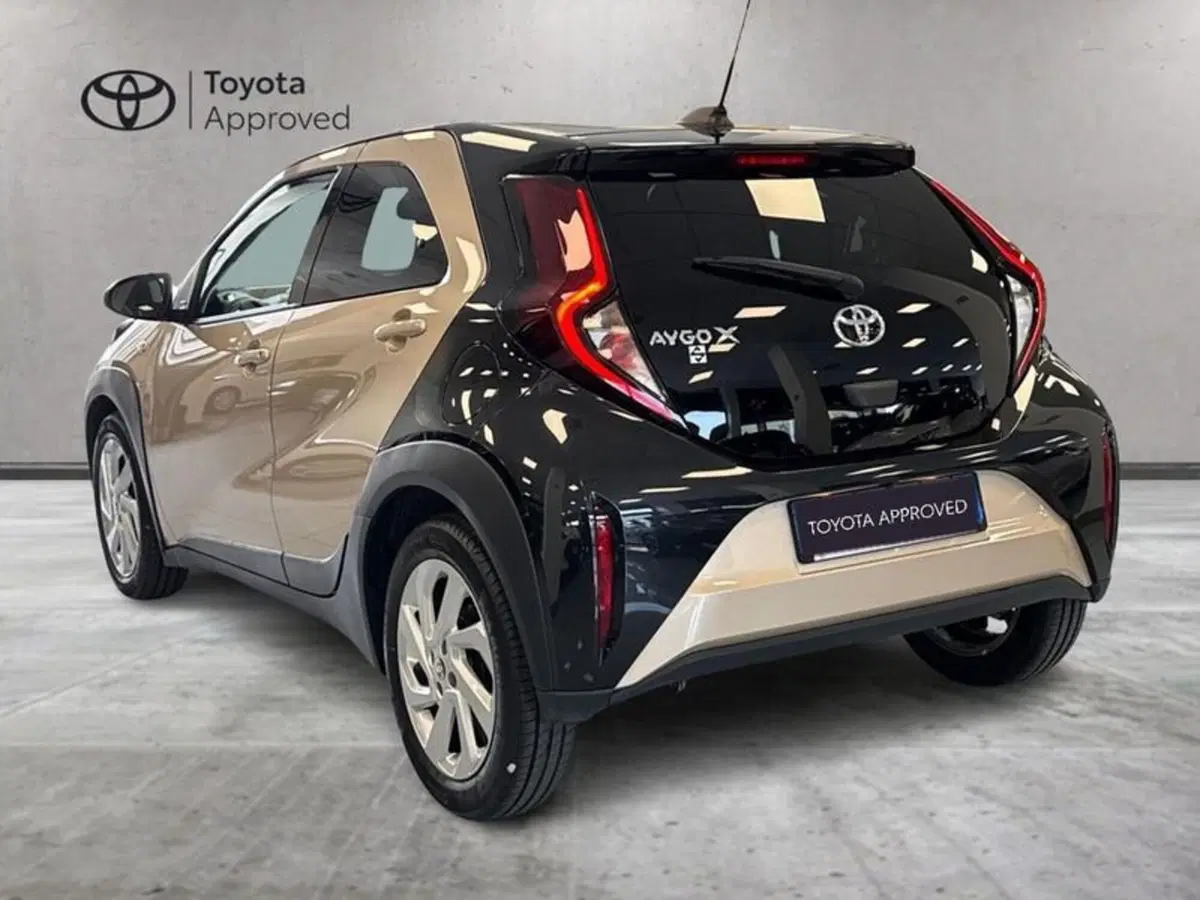 Toyota Aygo X usata a Prato (6)