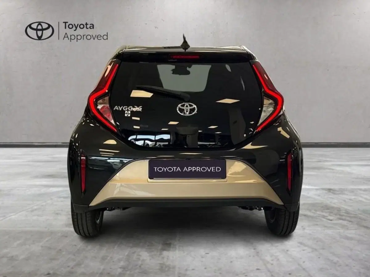 Toyota Aygo X usata a Prato (7)