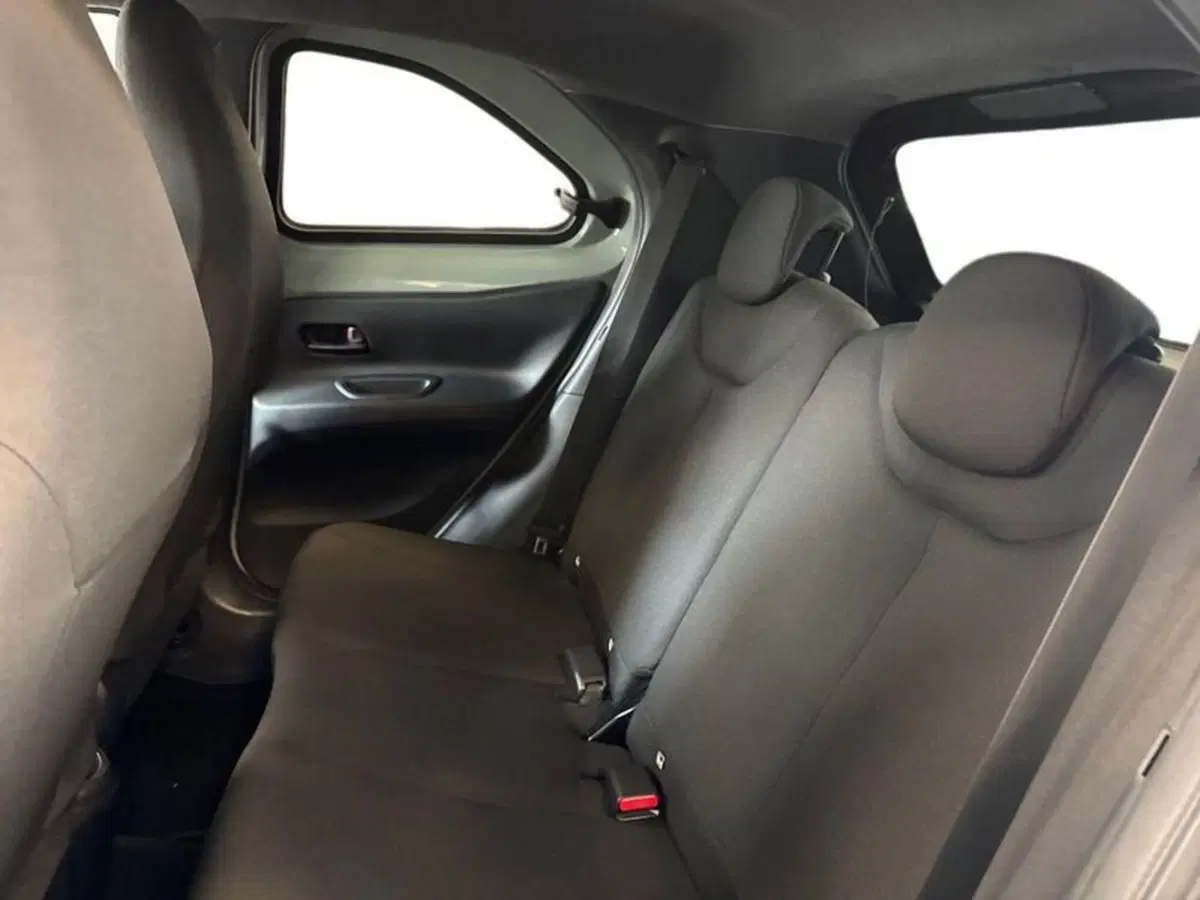Toyota Aygo X usata a Prato (16)
