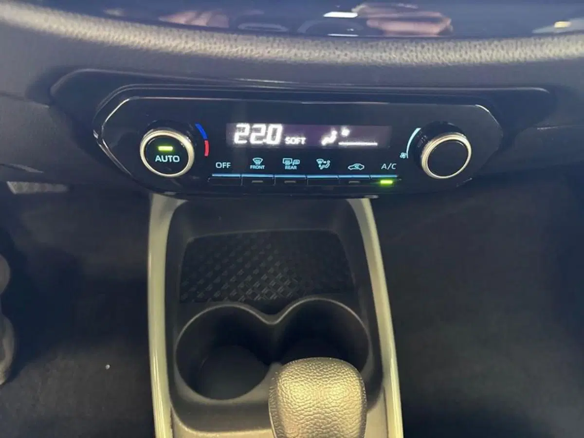 Toyota Aygo X usata a Prato (18)
