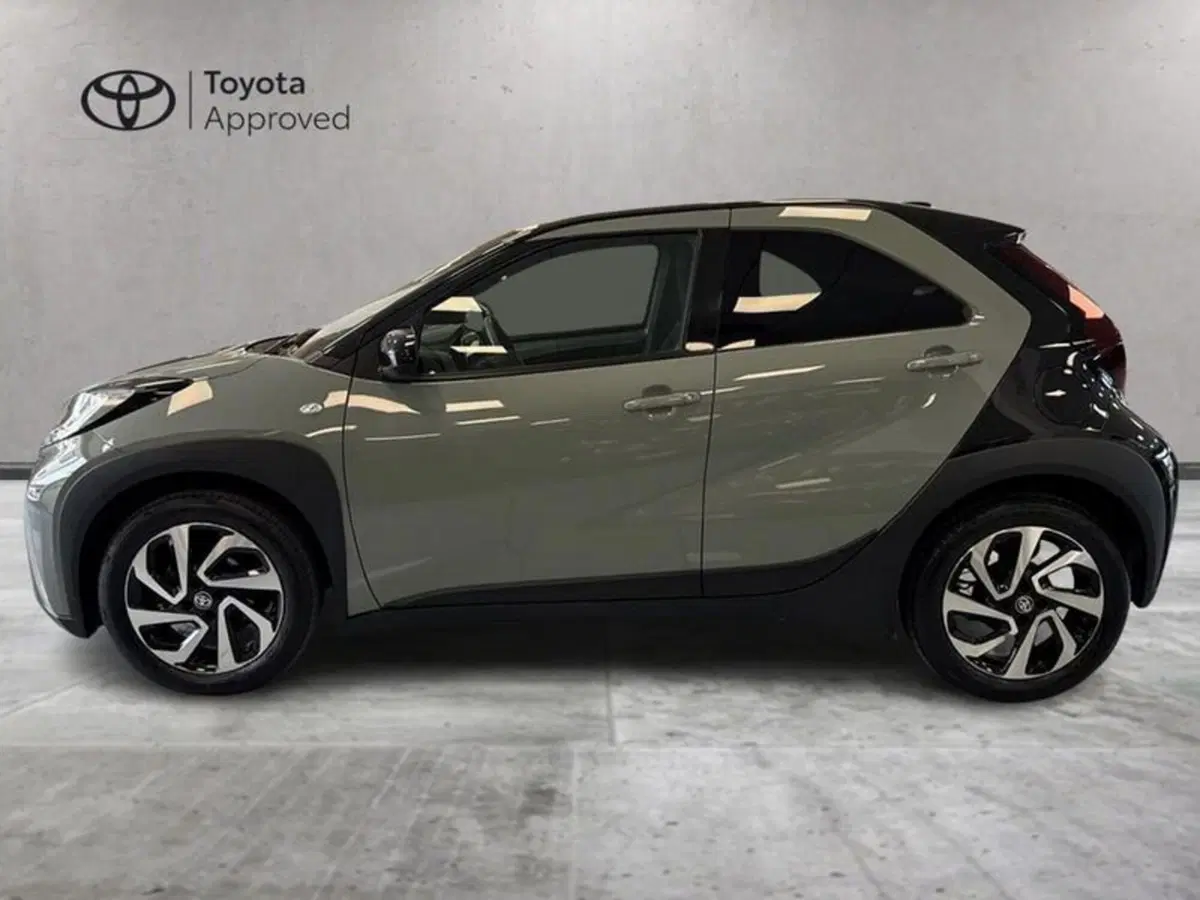 Toyota Aygo X usata a Prato (3)