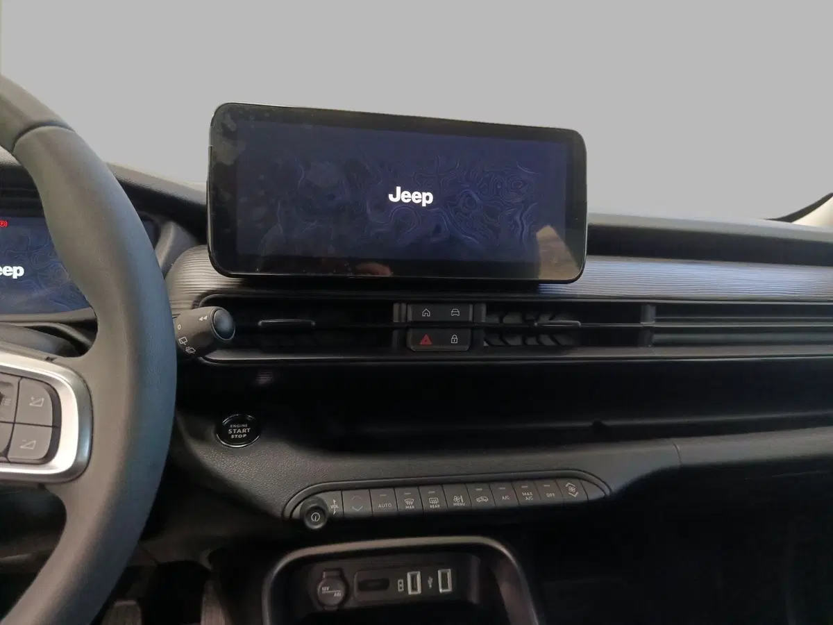 Jeep Avenger usata a Milano (10)