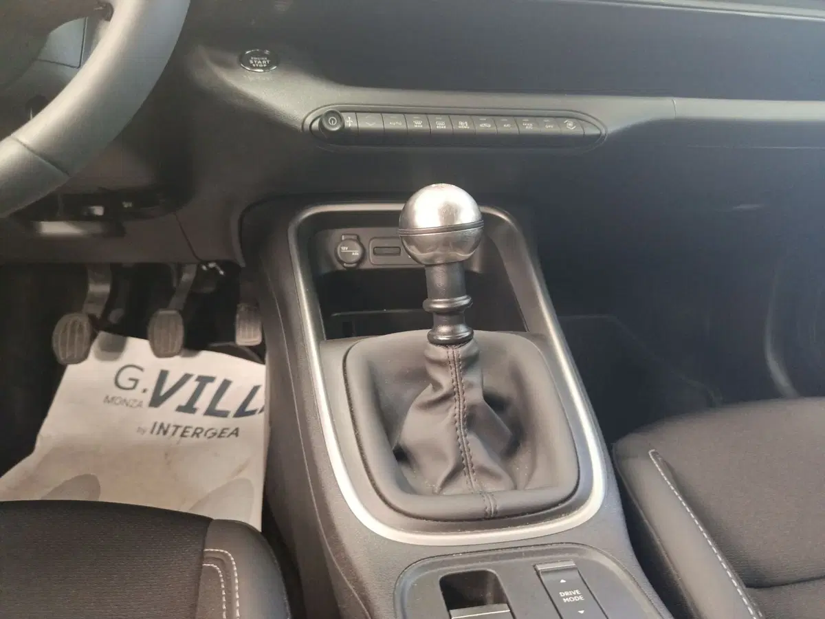 Jeep Avenger usata a Milano (11)