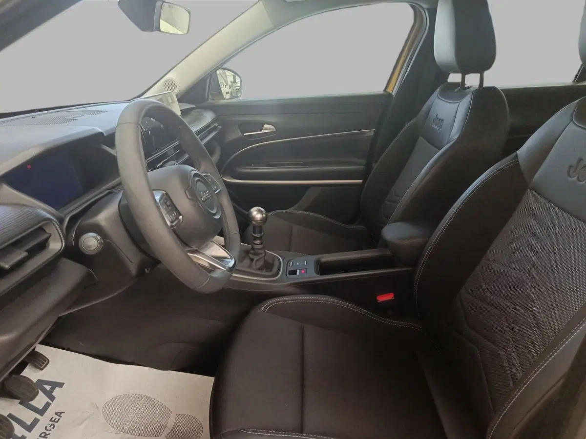 Jeep Avenger usata a Milano (13)