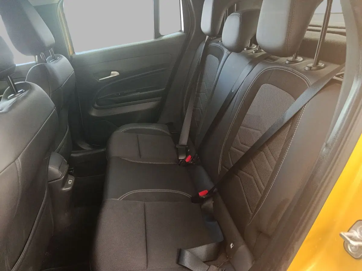 Jeep Avenger usata a Milano (14)