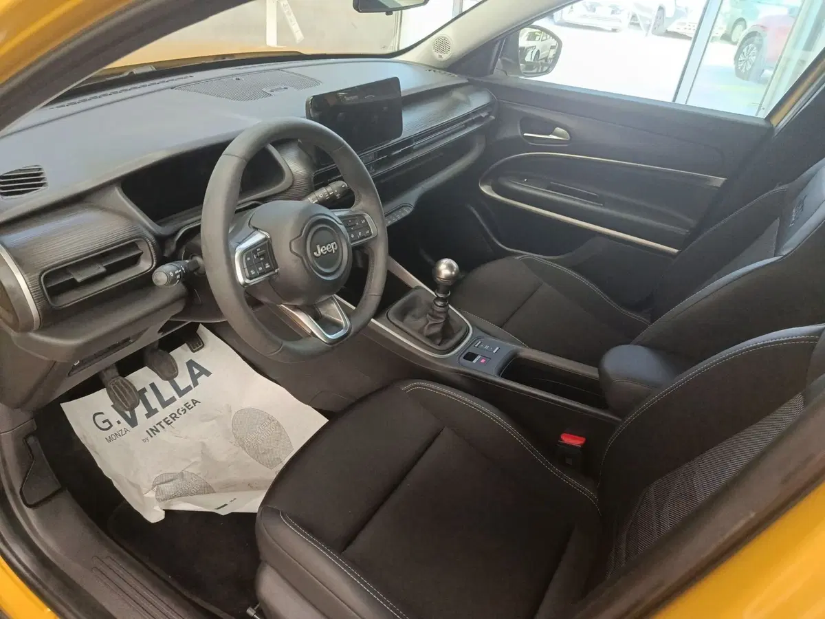 Jeep Avenger usata a Milano (16)