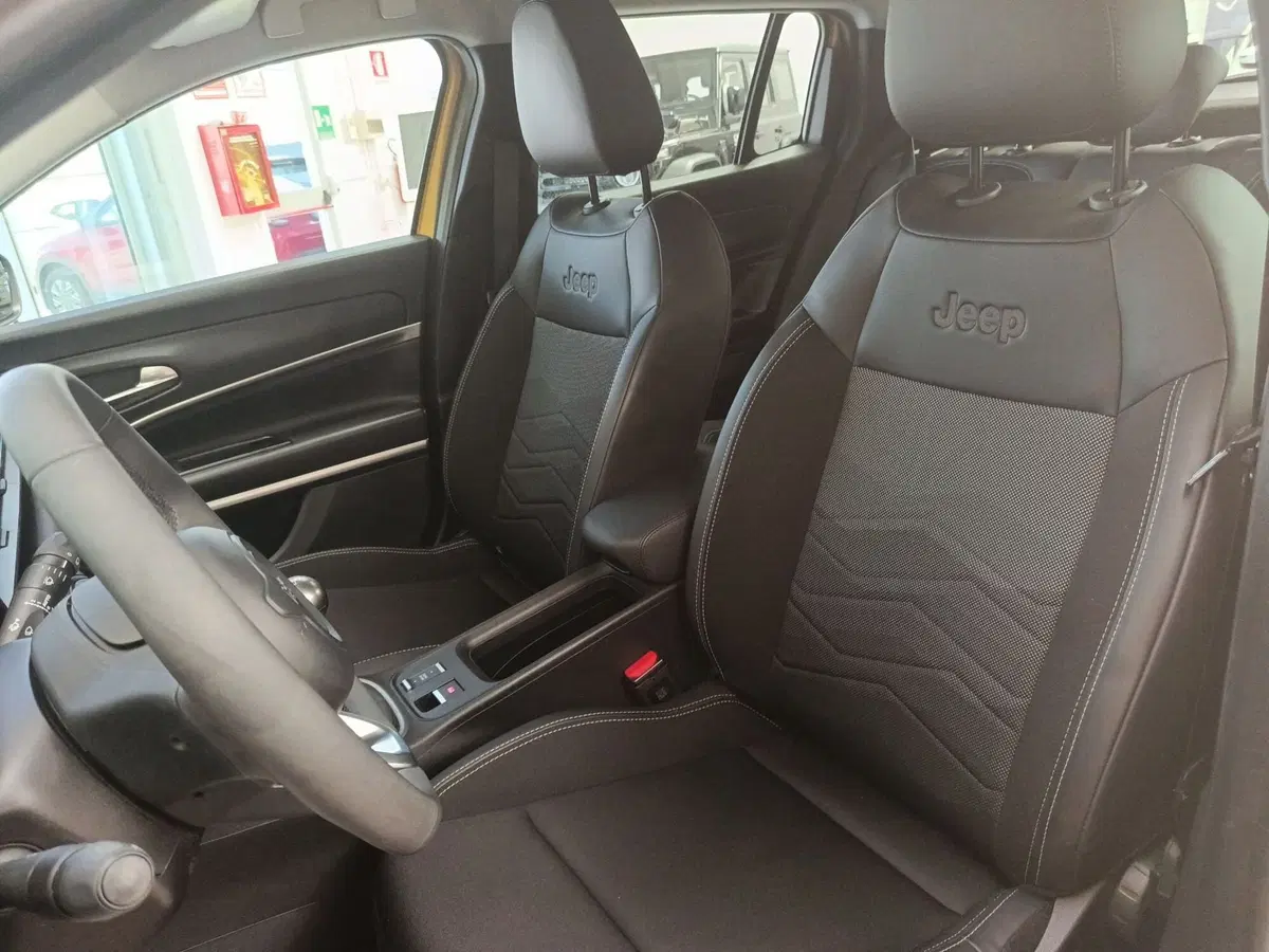 Jeep Avenger usata a Milano (17)