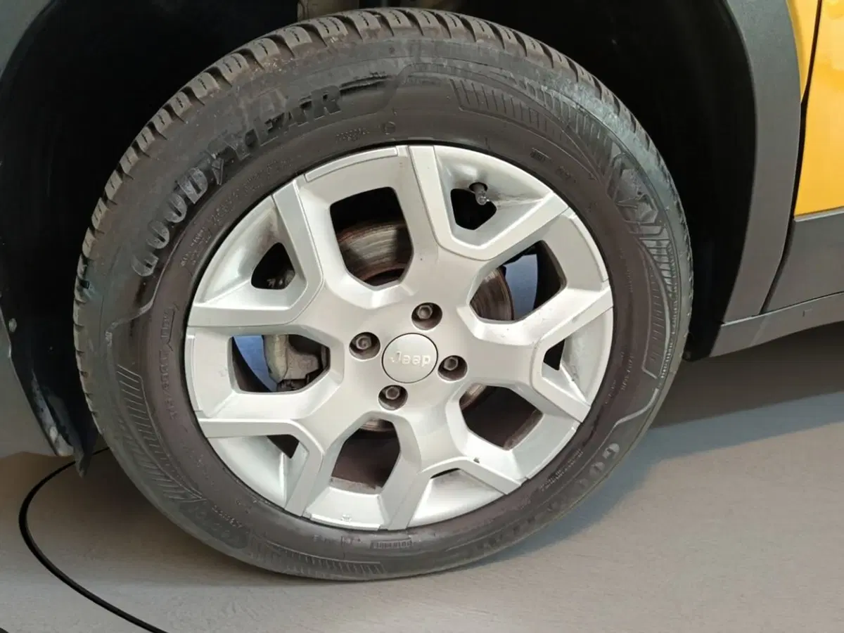 Jeep Avenger usata a Milano (7)