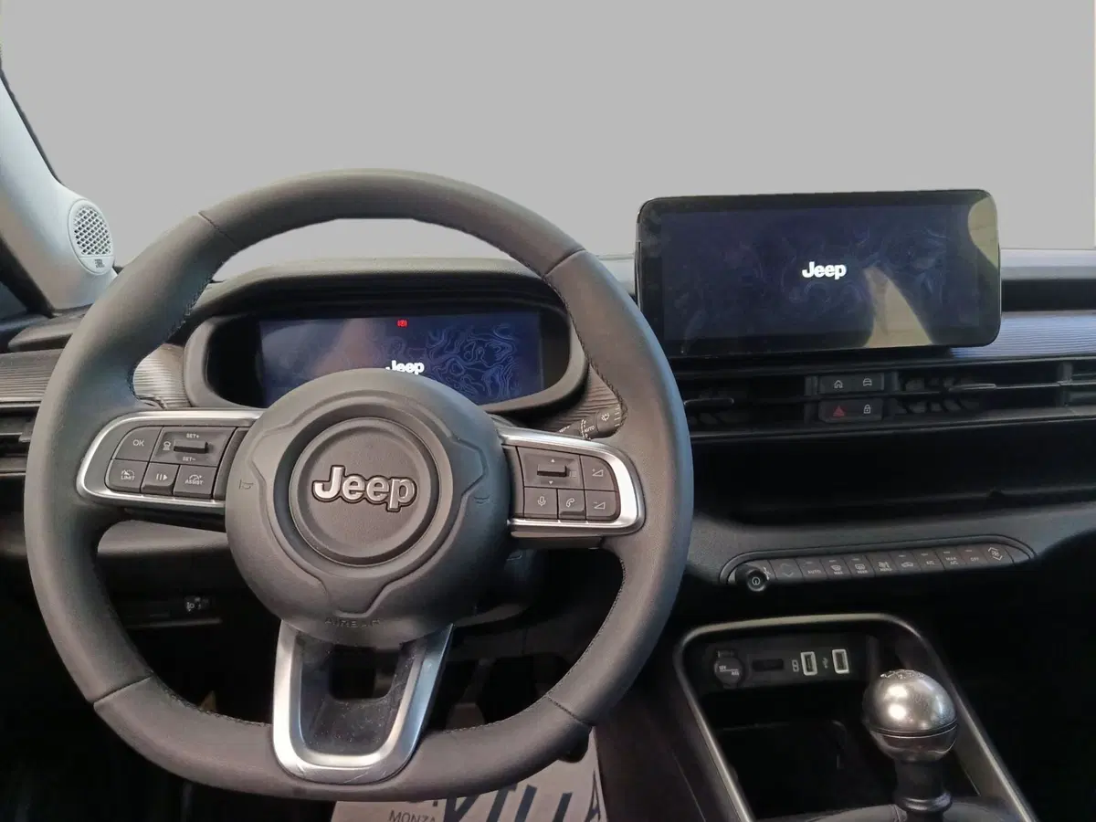 Jeep Avenger usata a Milano (8)
