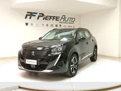 Peugeot 2008 1.2 turbo Allure 100cv del 2020 usata a San Benedetto del Tronto