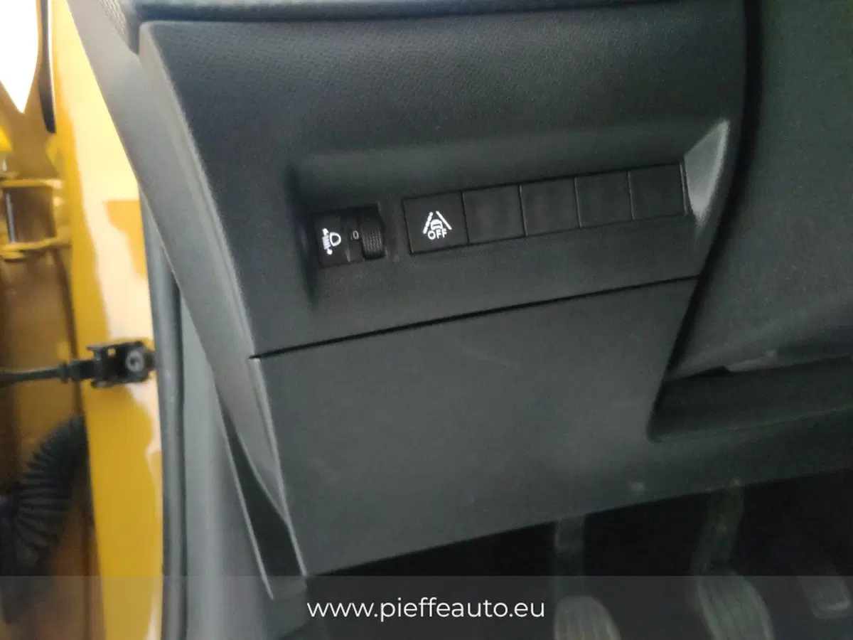 Peugeot 208 usata a Teramo (19)
