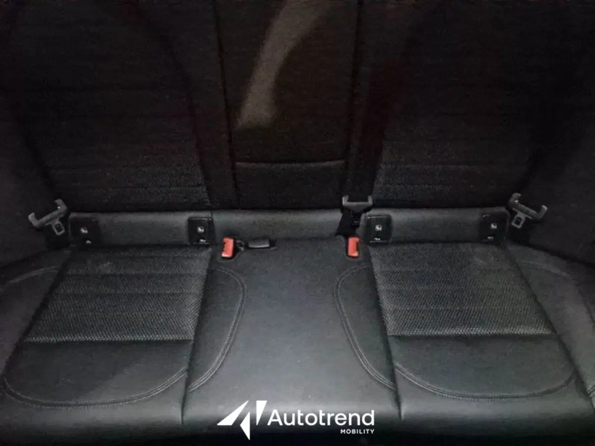 Alfa Romeo Stelvio usata a Bari (12)