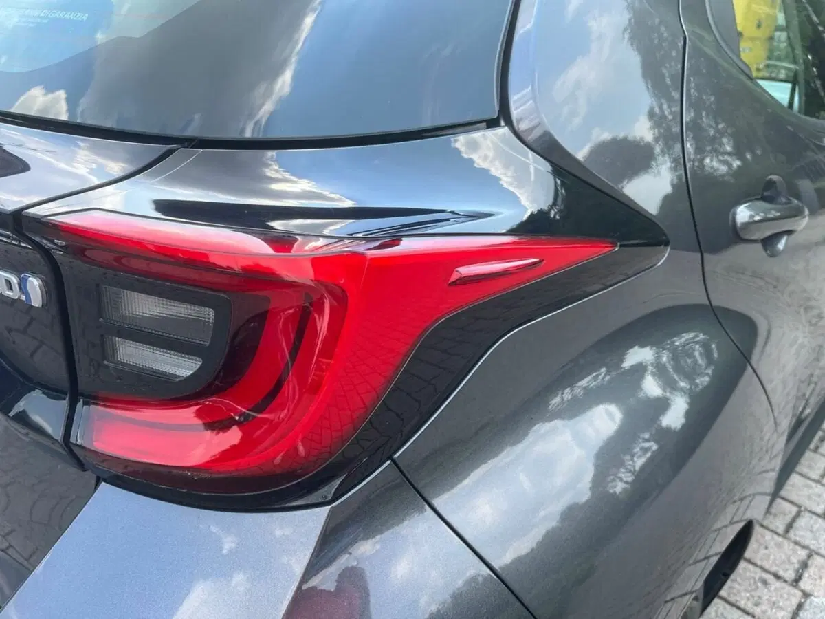 Toyota Yaris usata a Lecco (20)