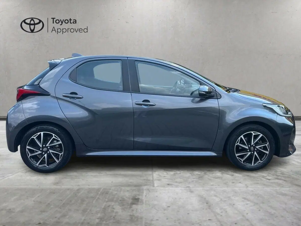 Toyota Yaris usata a Lecco (4)