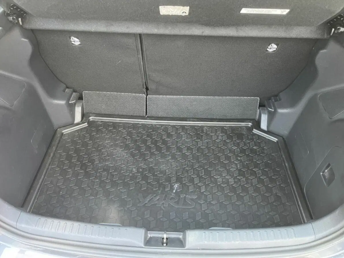Toyota Yaris usata a Lecco (6)