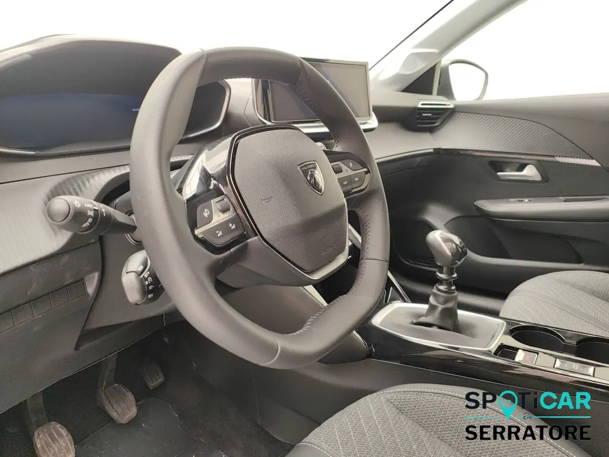 Peugeot 208 usata a Como (8)
