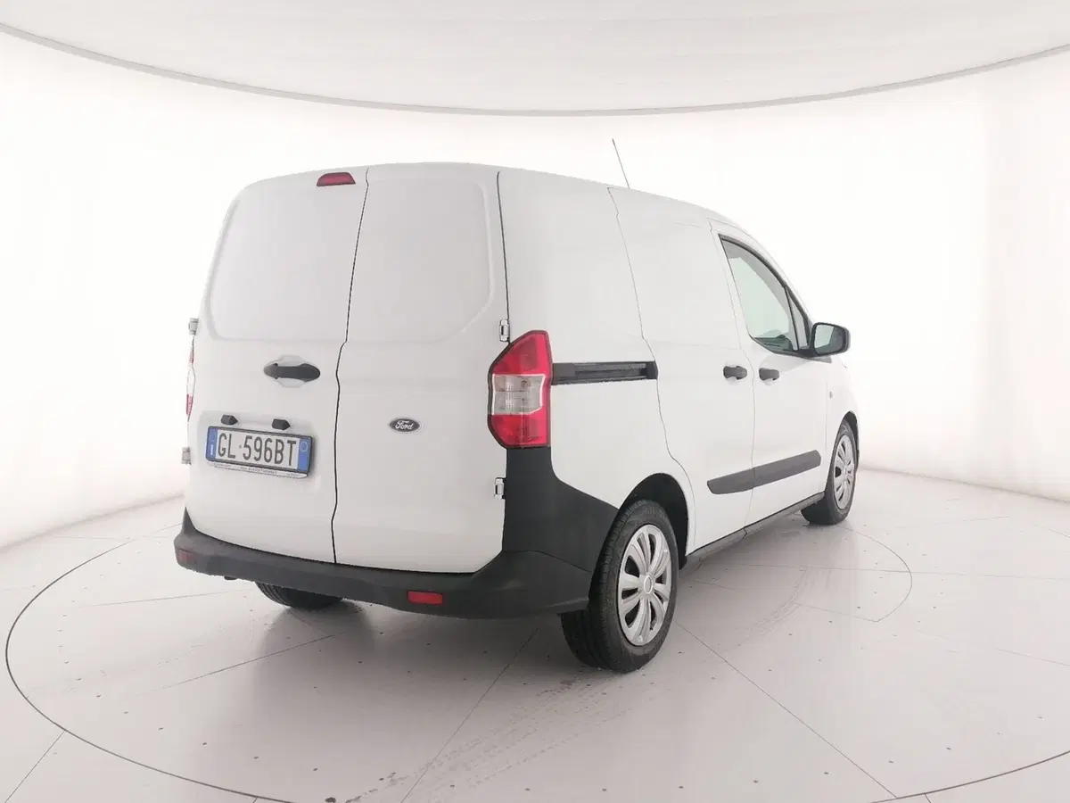 Ford Transit Courier usata a Roma (2)