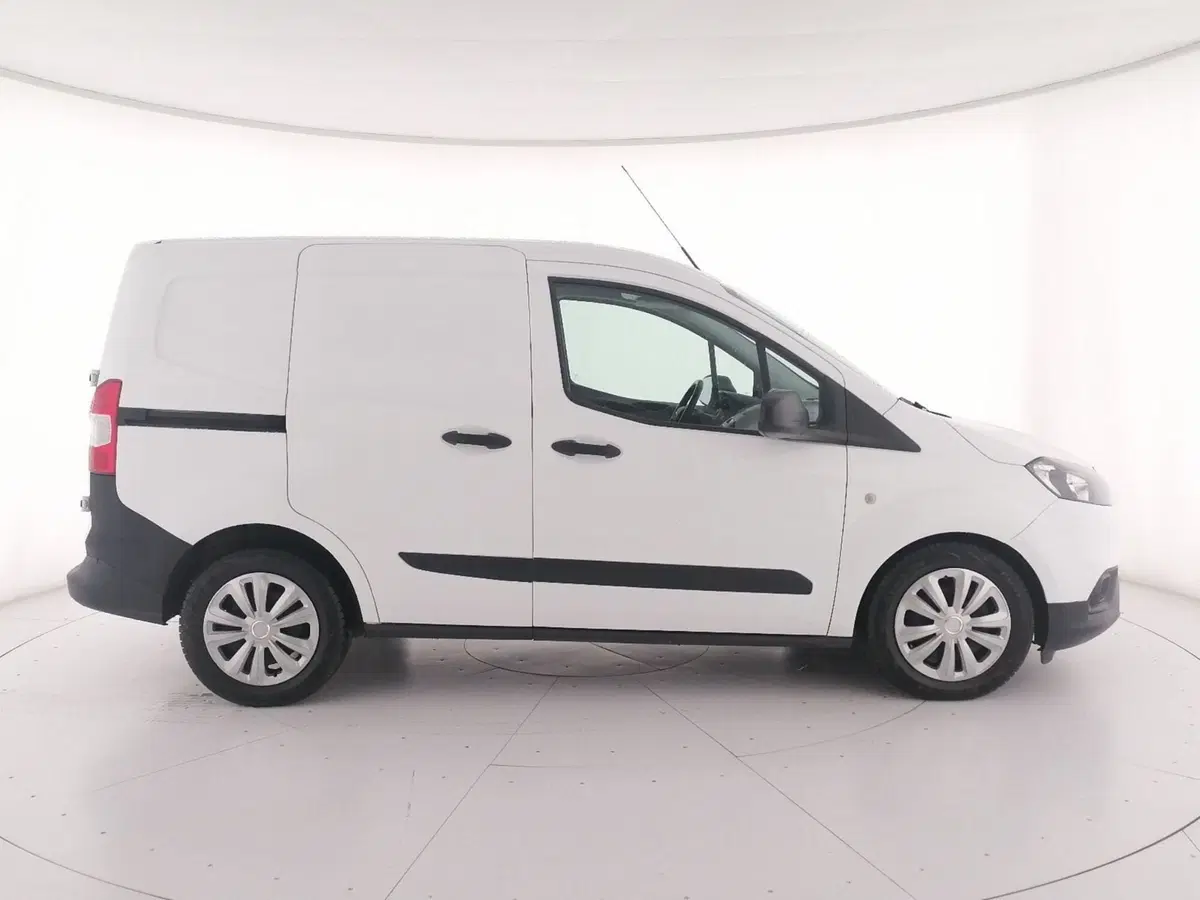 Ford Transit Courier usata a Roma (3)