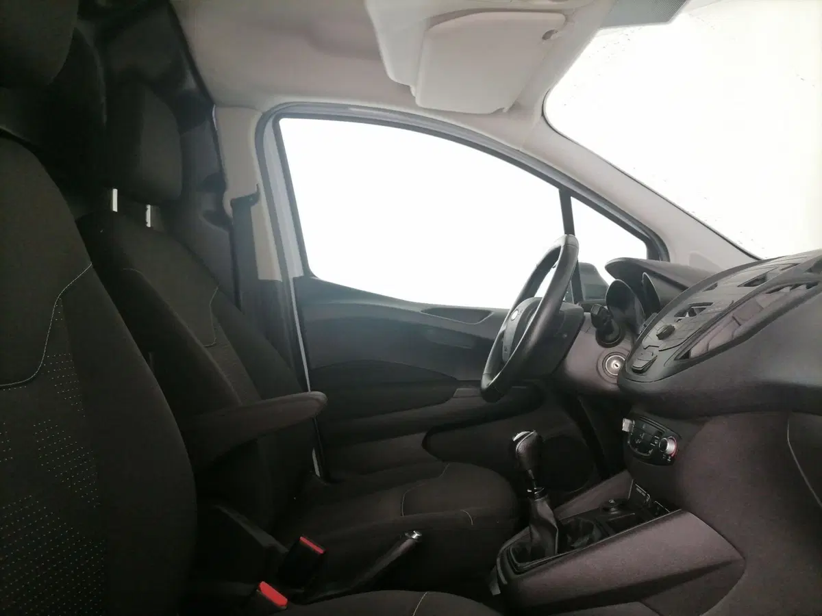 Ford Transit Courier usata a Roma (6)