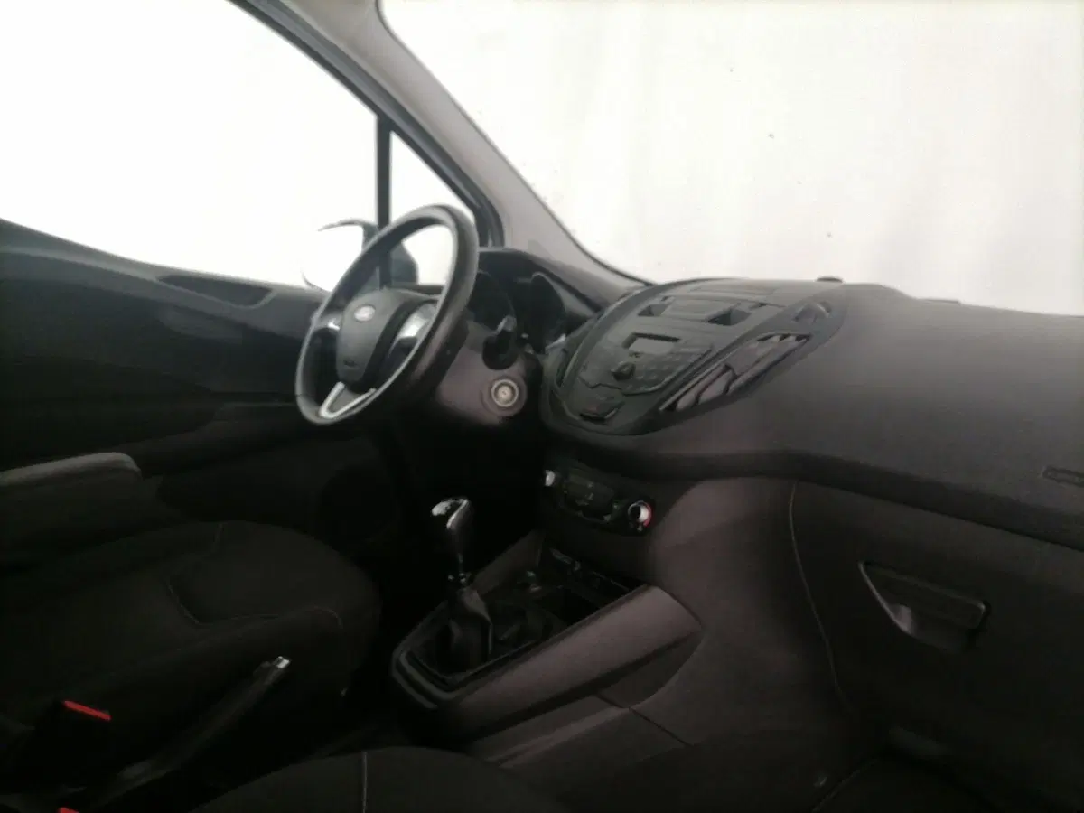 Ford Transit Courier usata a Roma (7)