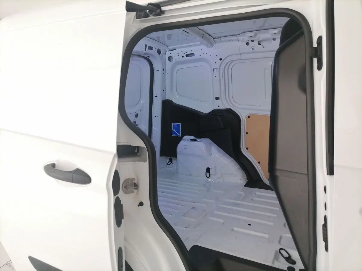 Ford Transit Courier usata a Roma (8)