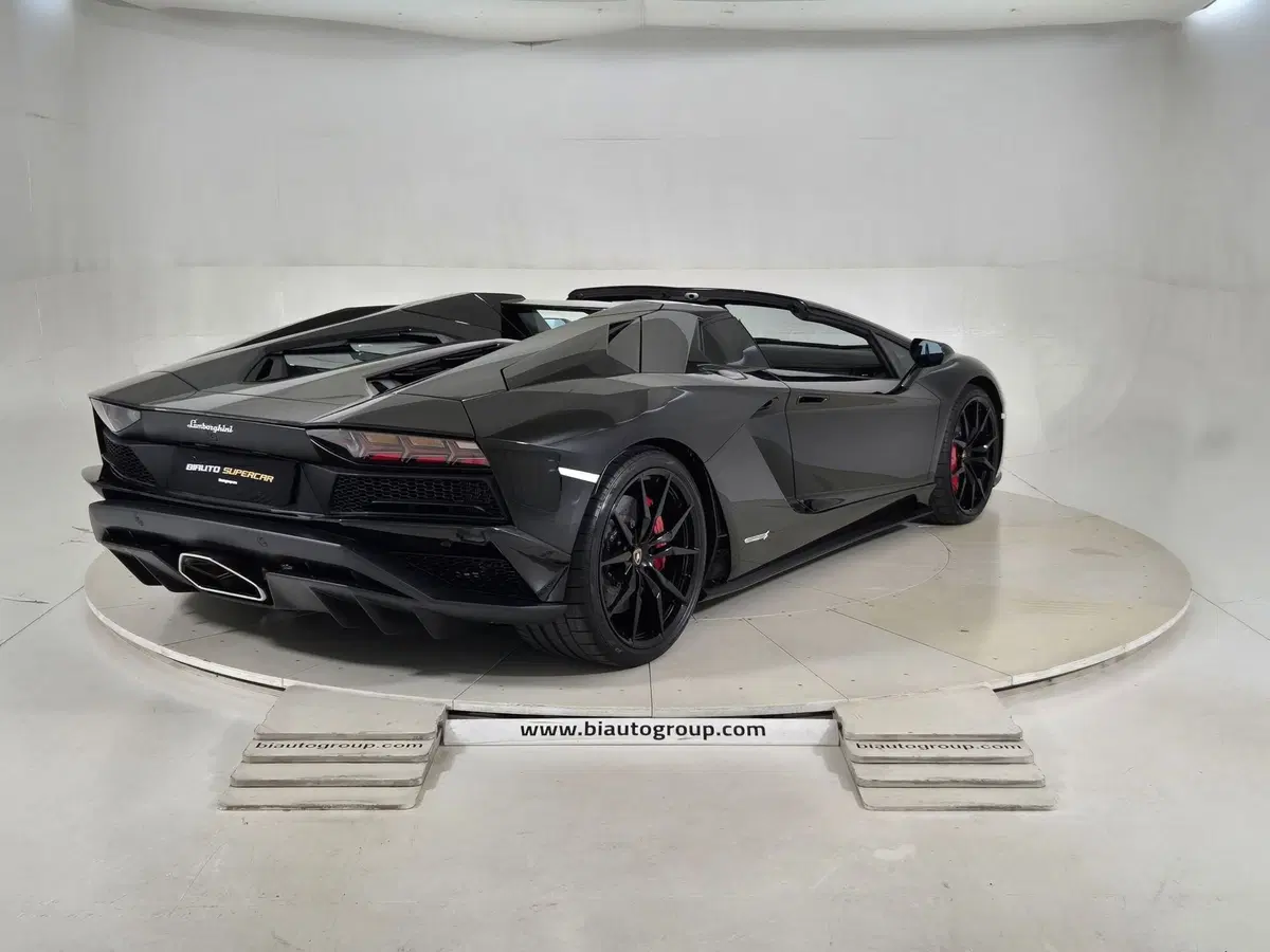 Lamborghini Aventador Coupé usata a Torino (4)