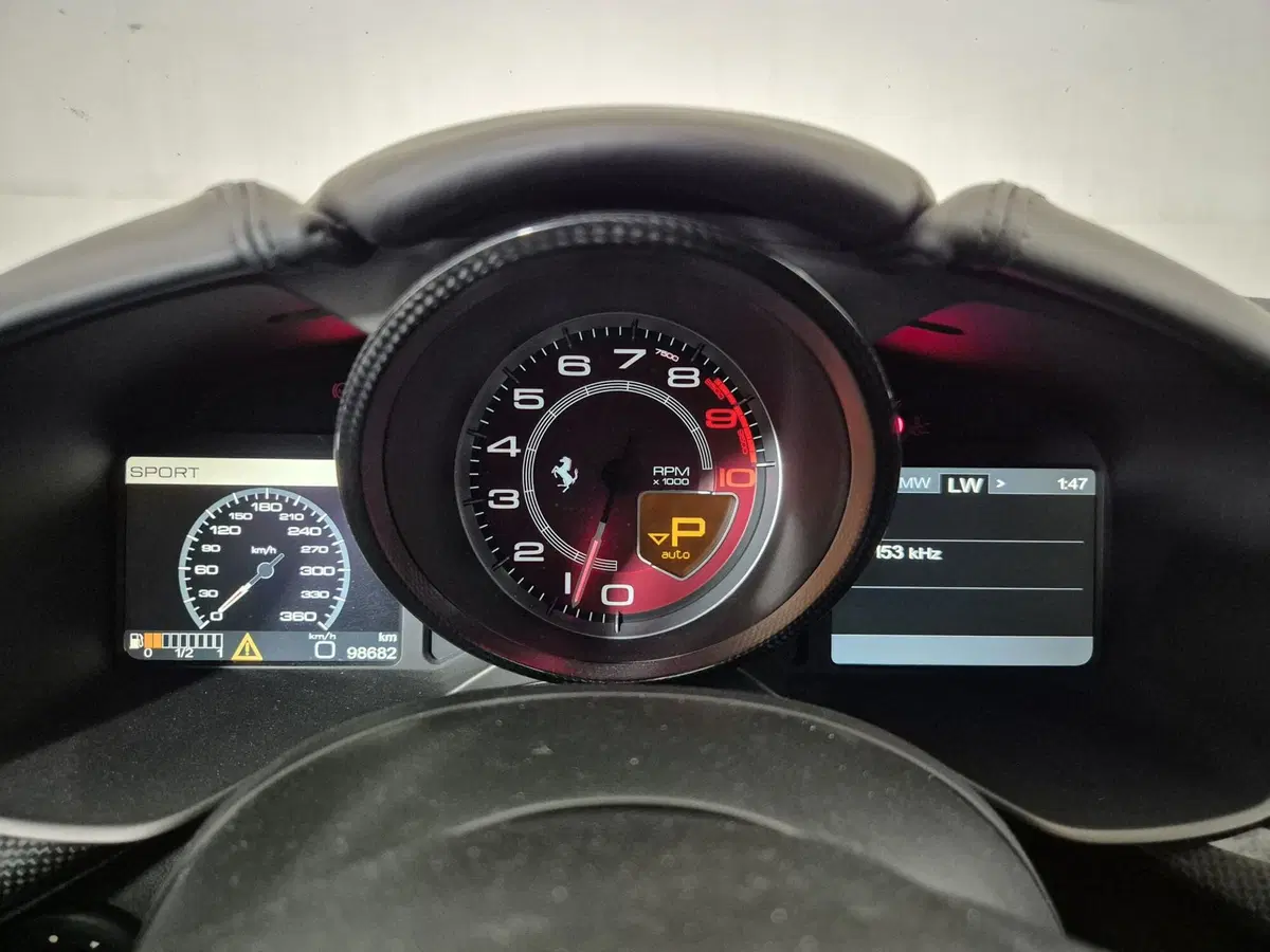 Ferrari F12 Coupé usata a Torino (18)